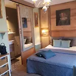 La Perle Secrete Bed & Breakfast Theneuille