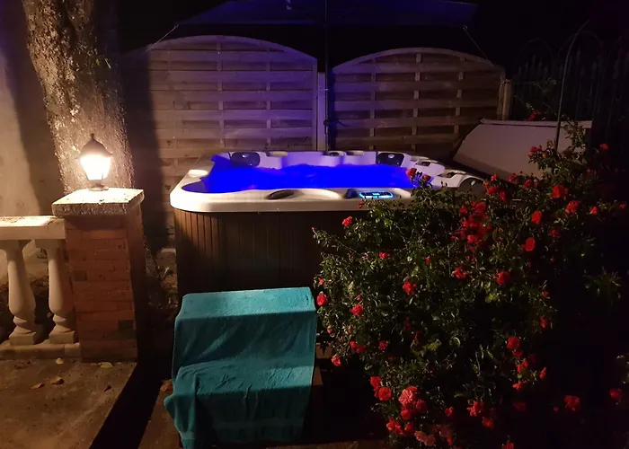 La Perle Secrete Bed & Breakfast Theneuille